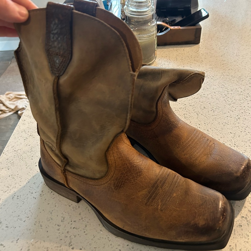 Ariat mens square toe boots